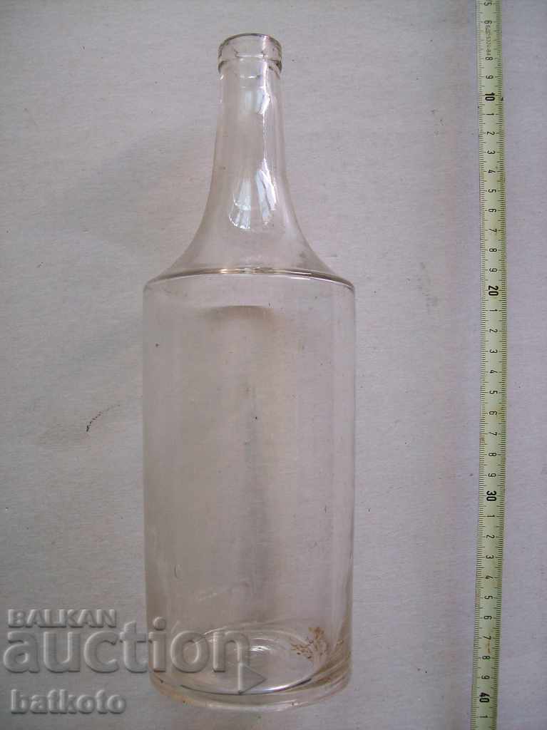 Sticlă mare veche de înainte de 09.09.1944