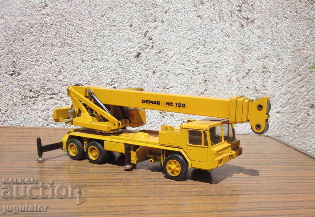 old German metal toy model truck crane NZG 1:50 with price 40.00 BGN | € 20.45 old German metal toy model truck crane NZG 1:50 with price 40.00 BGN | € 20.45