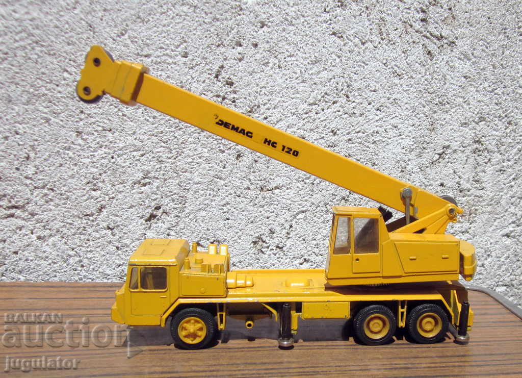 Auction old German metal toy model truck crane NZG 1:50 Auction old German metal toy model truck crane NZG 1:50