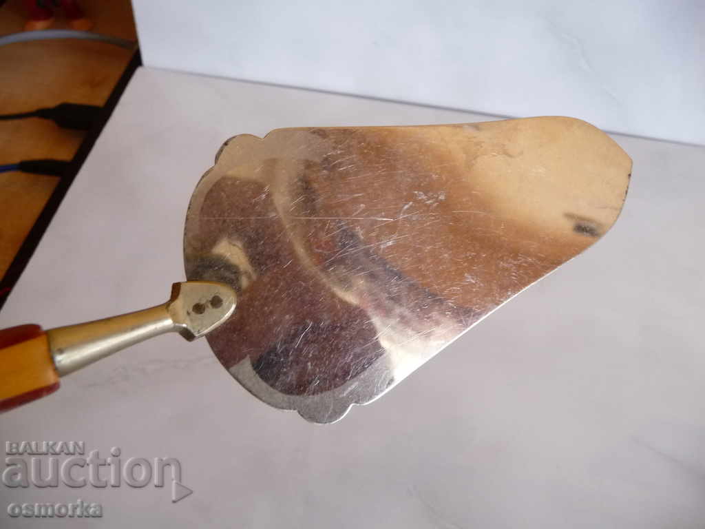 Auction 3. Cake spatula cake and other metal Auction 3. Cake spatula cake and other metal