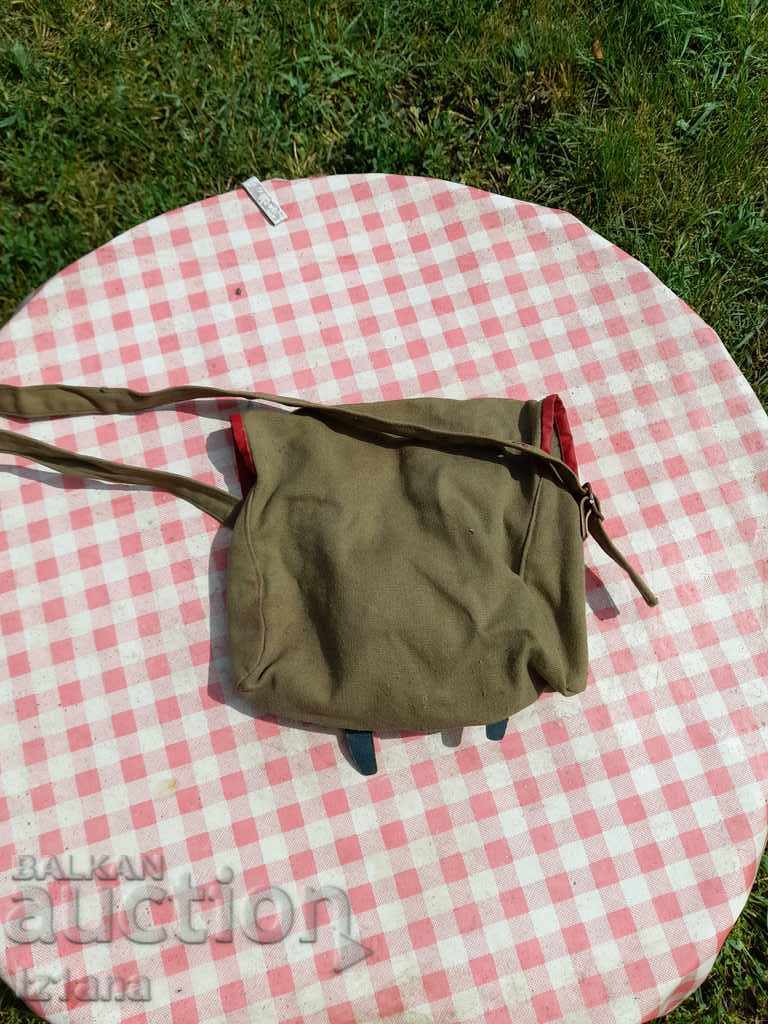 Δημοπρασία Μια παλιά τσάντα από καμβά Δημοπρασία Μια παλιά τσάντα από καμβά