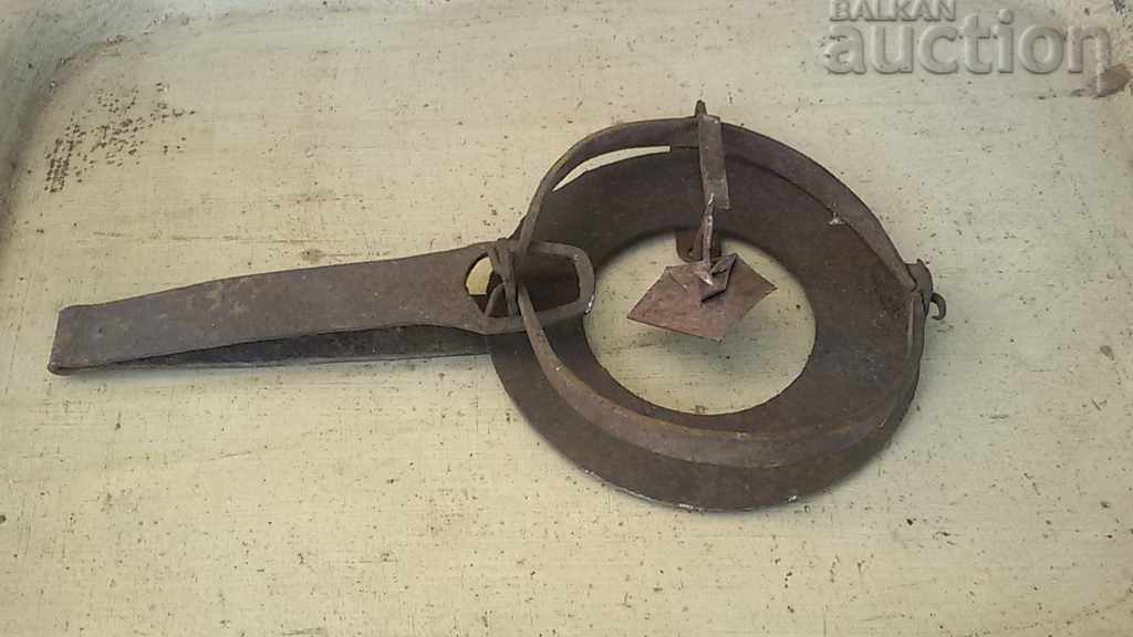 Auction old forged trap for beaded golden ferrets WORKING Auction old forged trap for beaded golden ferrets WORKING