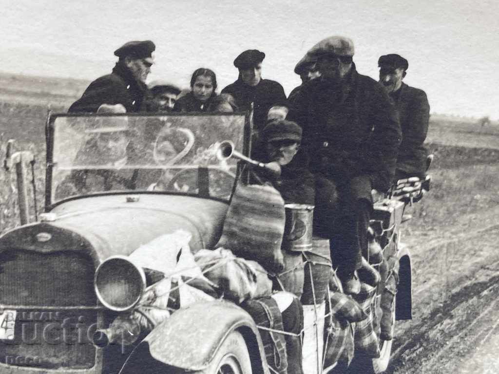 Overloaded car SF 1134 on the road to Orhanie 1932 with price 30.00 BGN | € 15.34 Overloaded car SF 1134 on the road to Orhanie 1932 with price 30.00 BGN | € 15.34