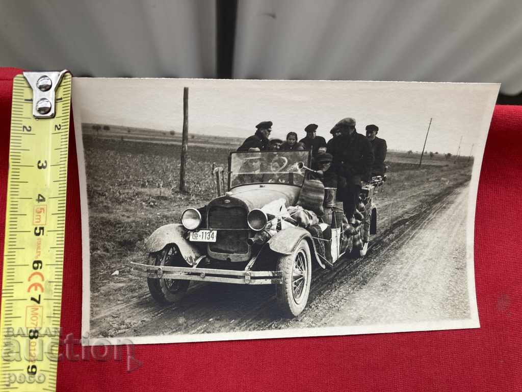 Overloaded car SF 1134 on the road to Orhanie 1932 - 5 Overloaded car SF 1134 on the road to Orhanie 1932 - 5