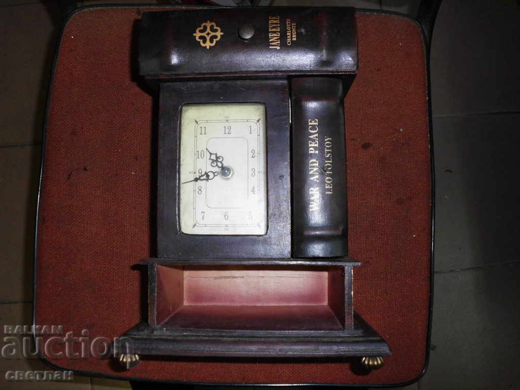 un ceas vechi un ceas vechi