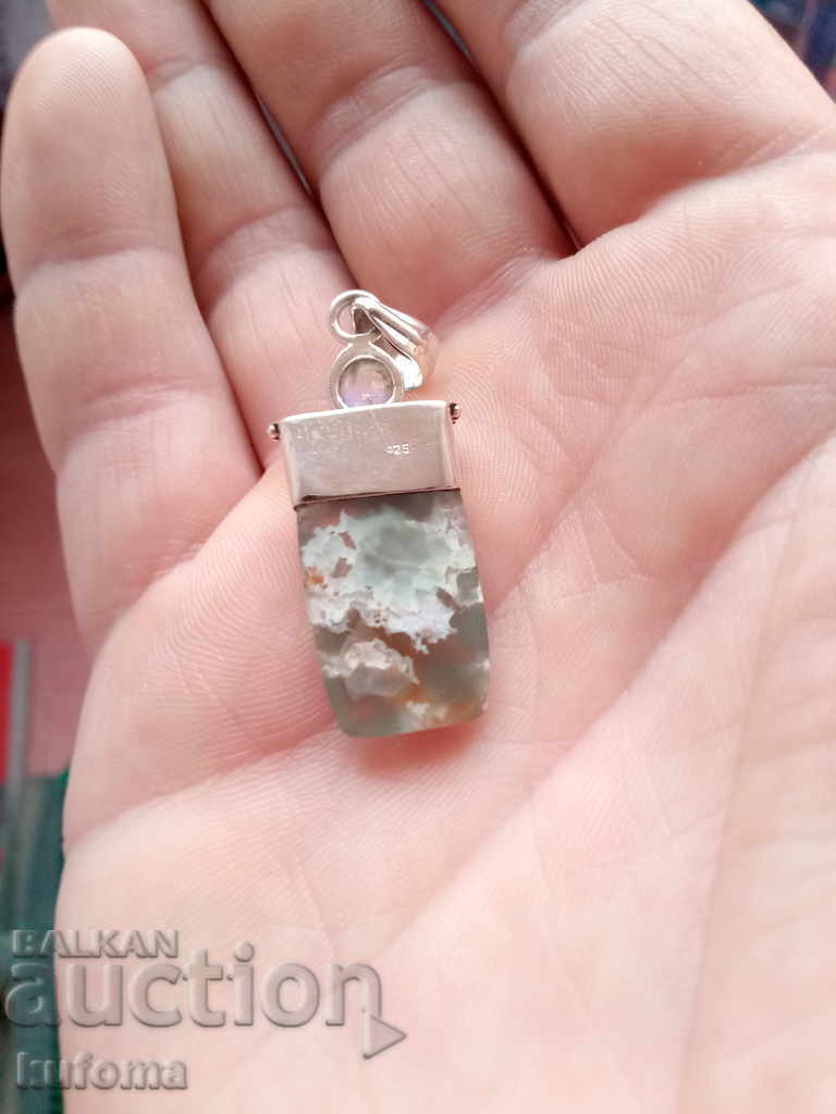 Licitație Pandantiv din argint cu pietre naturale Licitație Pandantiv din argint cu pietre naturale