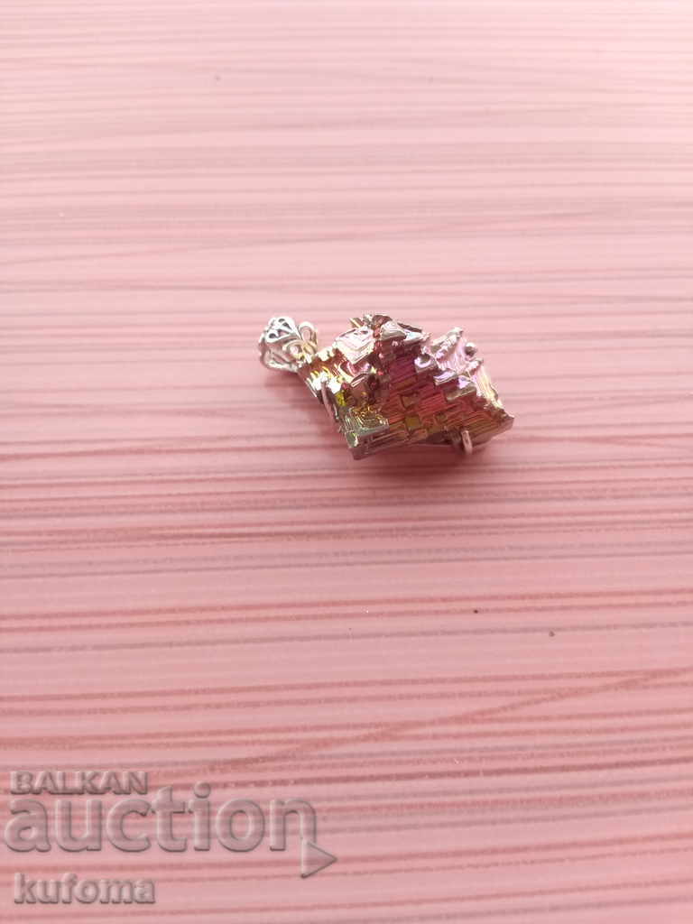 Delivery of Silver pendant with bismuth Delivery of Silver pendant with bismuth