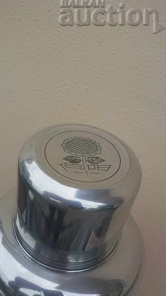 Auction Old thermos, ketchie, bottle, bottle, bottle Auction Old thermos, ketchie, bottle, bottle, bottle