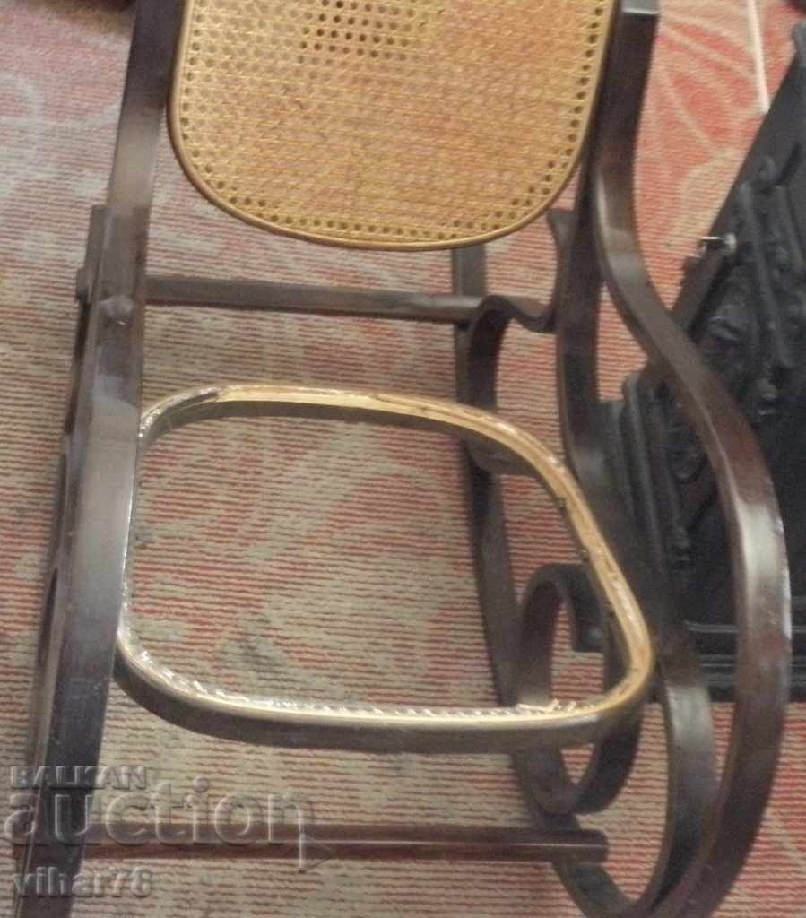 balansoar antic - care are nevoie de restaurare - 5 balansoar antic - care are nevoie de restaurare - 5