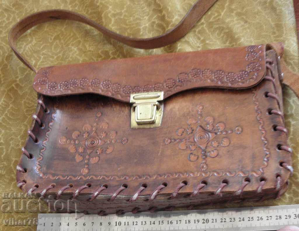 Ladies leather bag with price 29.99 BGN | € 15.33 Ladies leather bag with price 29.99 BGN | € 15.33