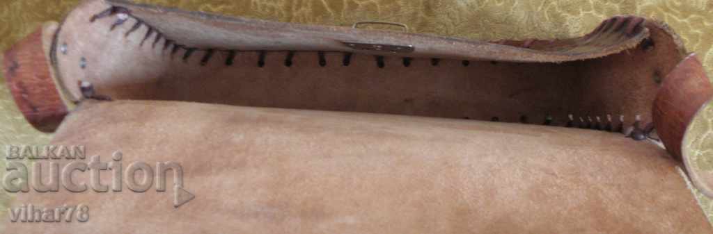 Delivery of Ladies leather bag Delivery of Ladies leather bag