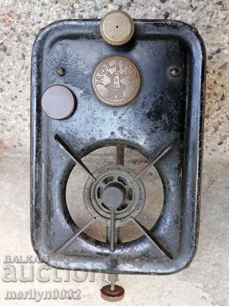 Μια παλιά σόμπα primus από τον 20ο αιώνα με τιμή 84.00 BGN | € 42.95 Μια παλιά σόμπα primus από τον 20ο αιώνα με τιμή 84.00 BGN | € 42.95