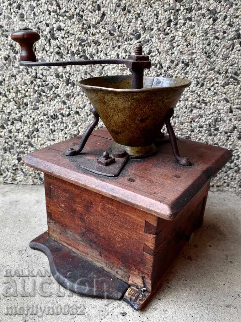 An old coffee grinder at least 140 years old with price 135.00 BGN | € 69.02 An old coffee grinder at least 140 years old with price 135.00 BGN | € 69.02