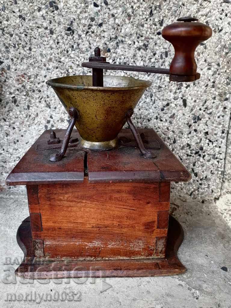 An old coffee grinder at least 140 years old - 5 An old coffee grinder at least 140 years old - 5