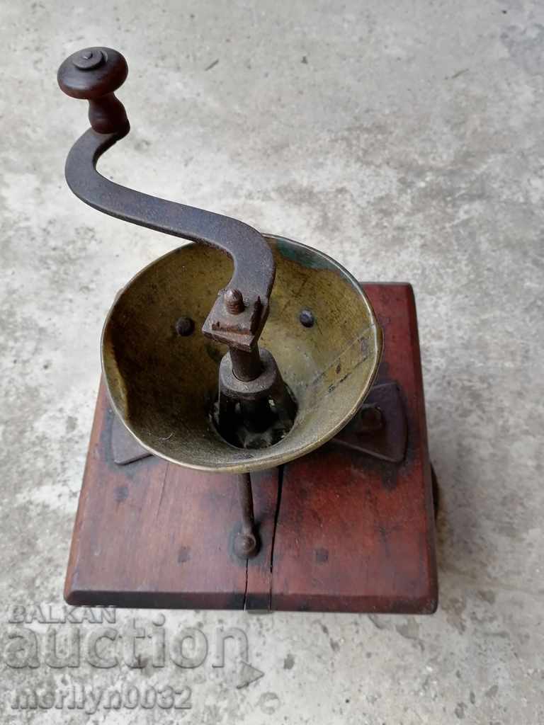 An old coffee grinder at least 140 years old - 7 An old coffee grinder at least 140 years old - 7