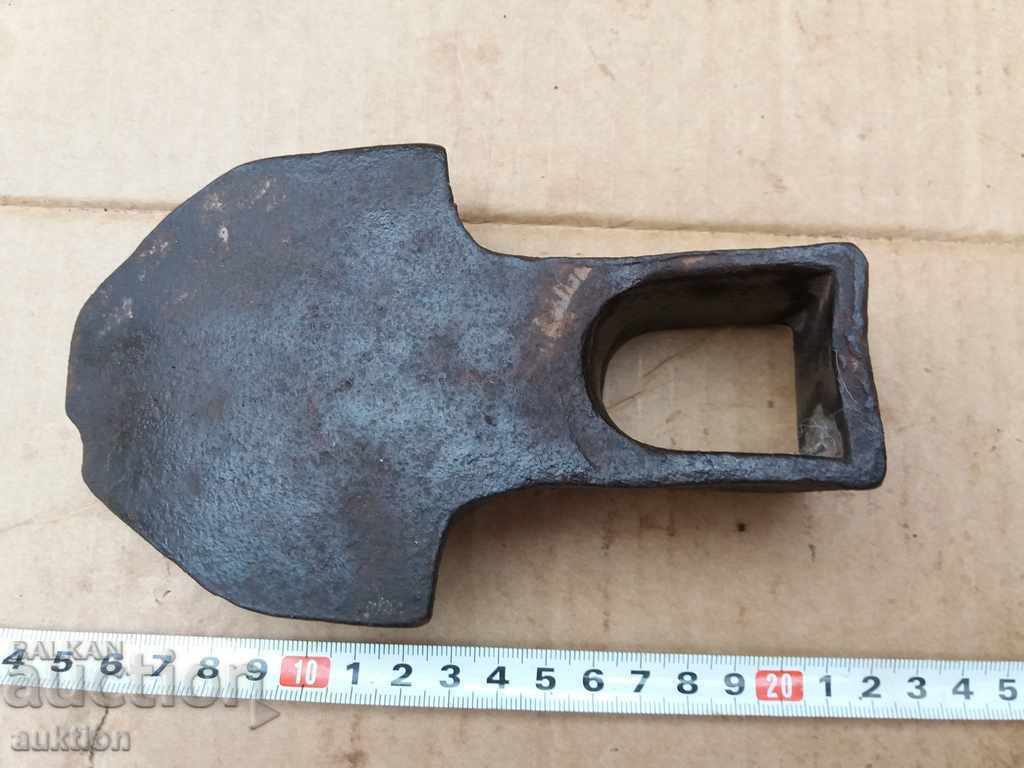 RENAISSANCE WROUGHT HOE, HOOD WITH MARKINGS with price 2.99 BGN | € 1.53 RENAISSANCE WROUGHT HOE, HOOD WITH MARKINGS with price 2.99 BGN | € 1.53