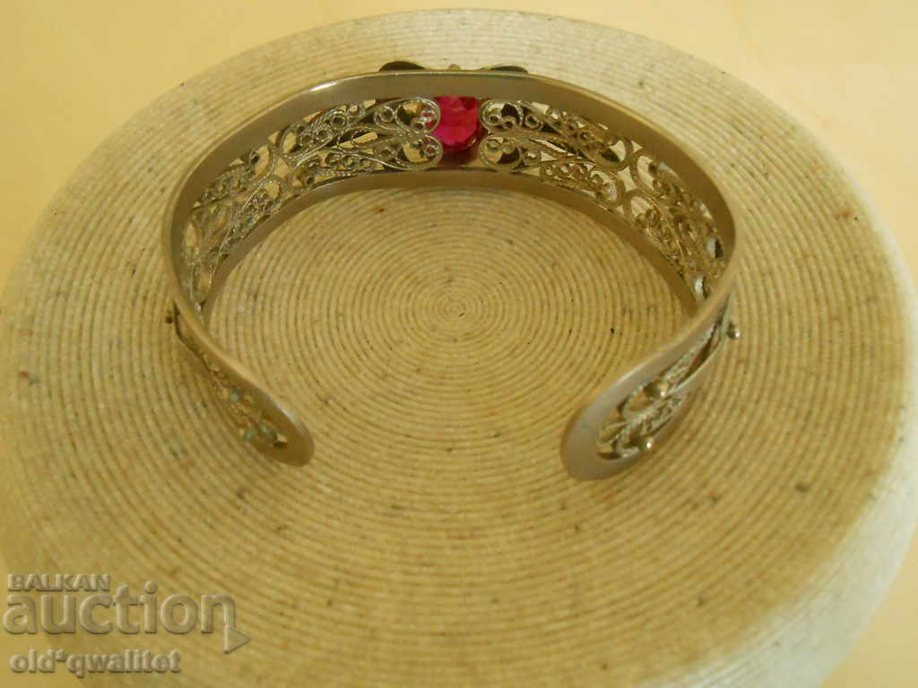 Auction  Unusual, old bracelet, filigree with a red accent