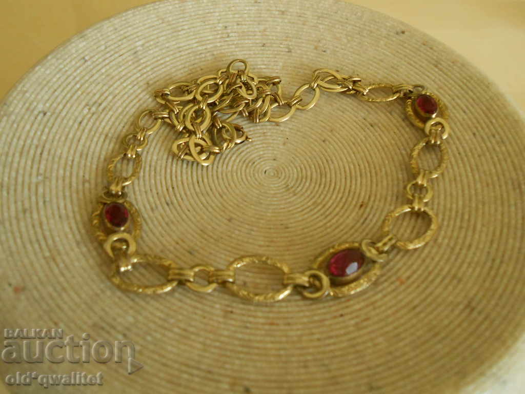 Delivery of Unusual, old NECKLACE necklace, gilded, with a red accent