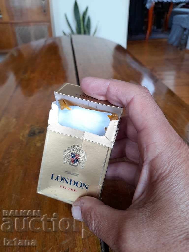 Old box of London cigarettes - 7 Old box of London cigarettes - 7