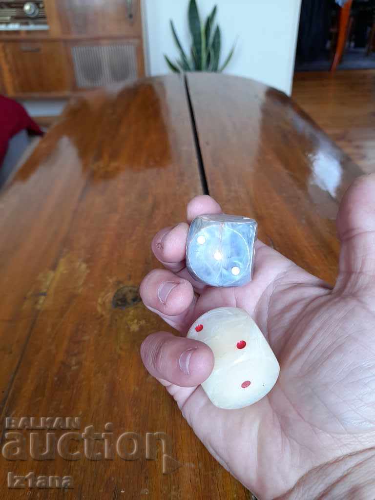 Delivery of Old dice, dice Delivery of Old dice, dice