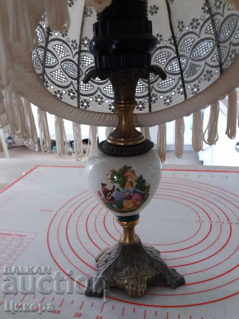 Auction PORCELAIN LAMP Auction PORCELAIN LAMP