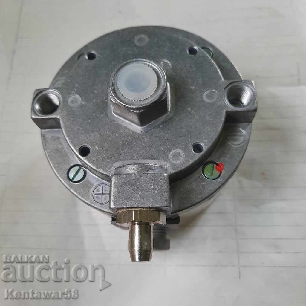 Διακόπτης πίεσης "DUNGS" GW 50 - νέος με τιμή 52.00 BGN | € 26.59