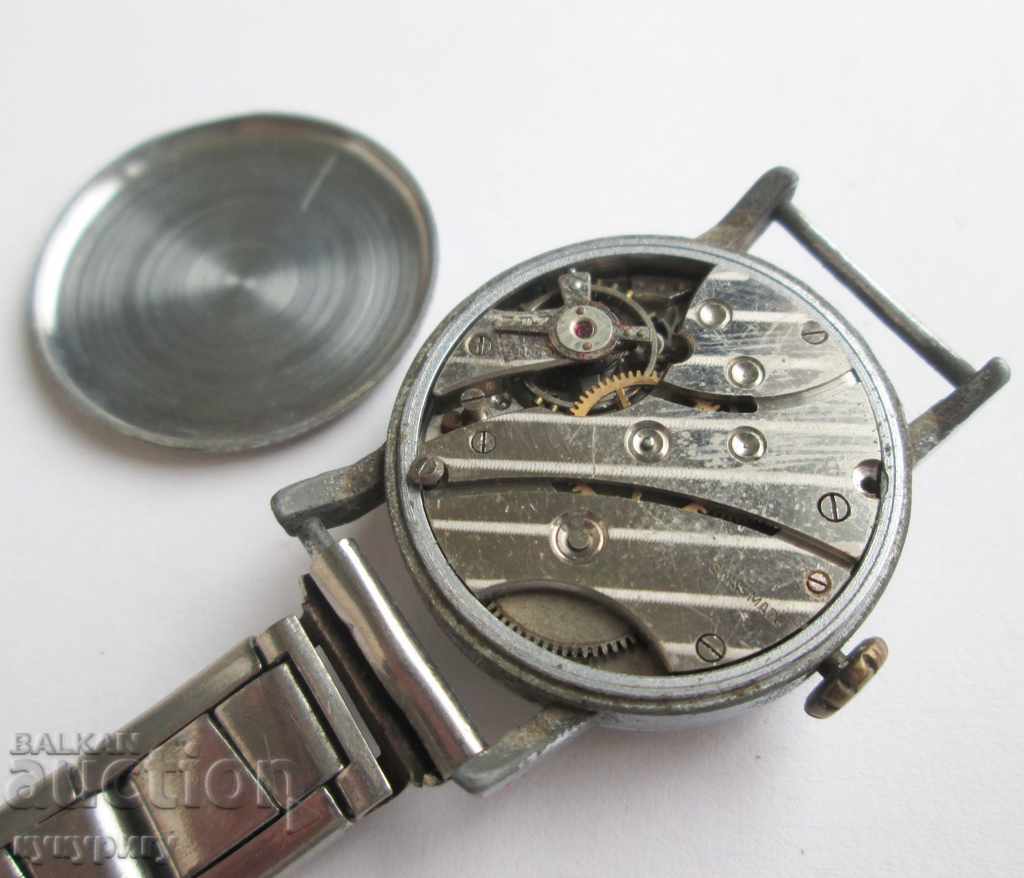 Παράδοση Παλαιό ελβετικό μηχανικό ρολόι EDMA για επισκευή Παράδοση Παλαιό ελβετικό μηχανικό ρολόι EDMA για επισκευή