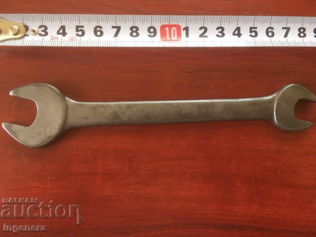 Delivery of WRENCH BRAND TOOL 1 / 2-5 / 8 W. GERMANY Delivery of WRENCH BRAND TOOL 1 / 2-5 / 8 W. GERMANY