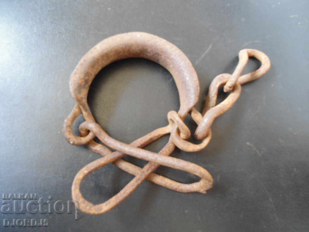 Old side, shackles with price 5.00 BGN | € 2.56 Old side, shackles with price 5.00 BGN | € 2.56