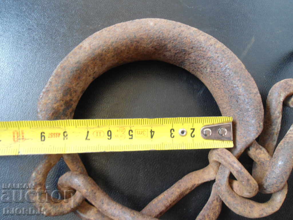 Auction Old side, shackles Auction Old side, shackles