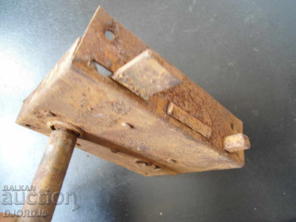 Auction Old lock Auction Old lock