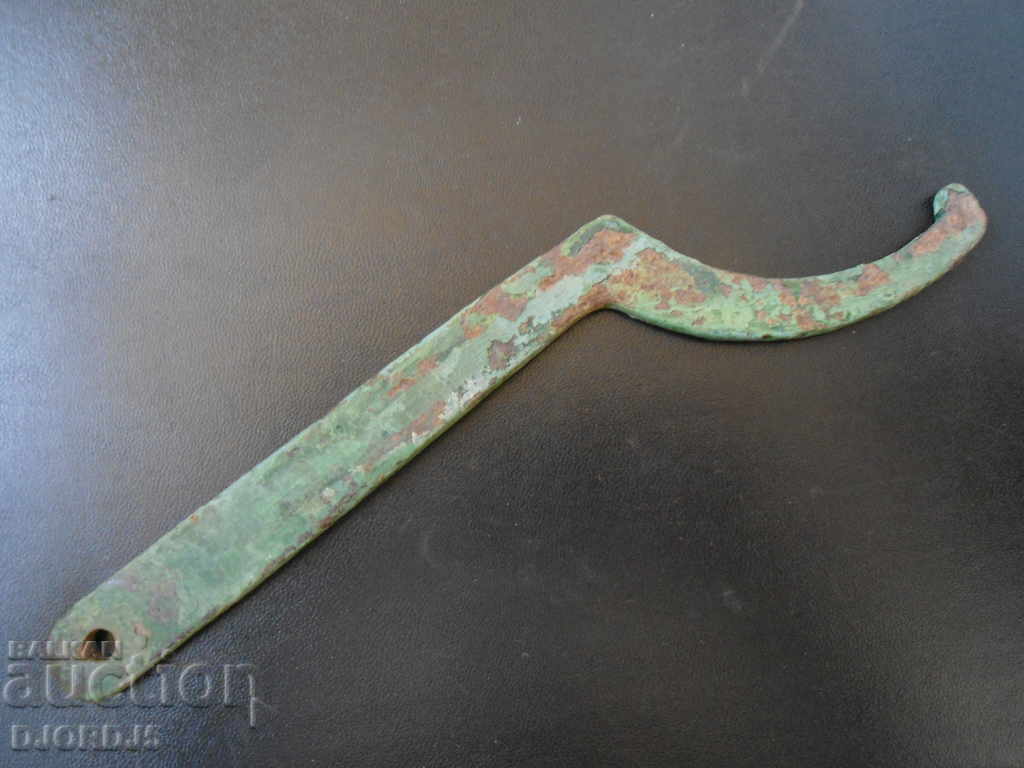 Παλιά ειδικό κλειδί με τιμή 2.00 BGN | € 1.02 Παλιά ειδικό κλειδί με τιμή 2.00 BGN | € 1.02