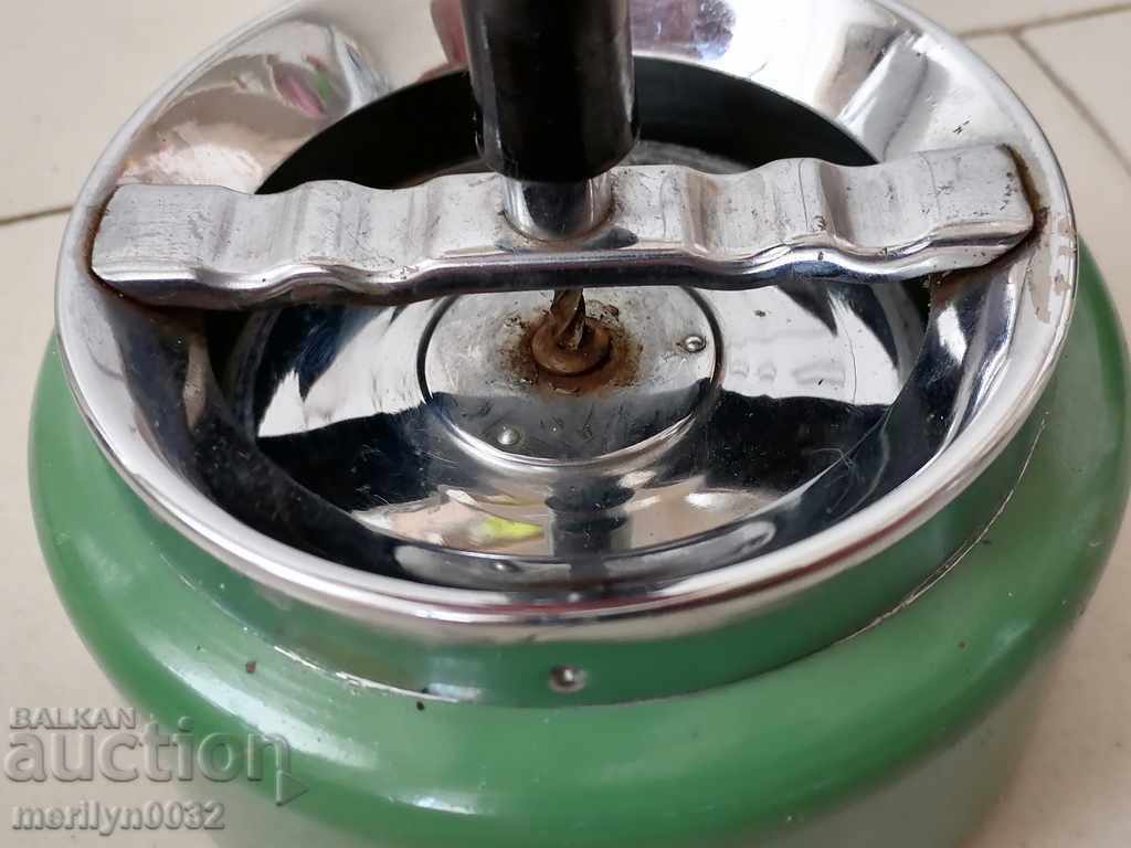 Παλιό τασάκι με κουμπί PRC 60s - 5 Παλιό τασάκι με κουμπί PRC 60s - 5