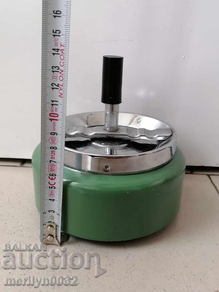 Παλιό τασάκι με κουμπί PRC 60s - 7 Παλιό τασάκι με κουμπί PRC 60s - 7