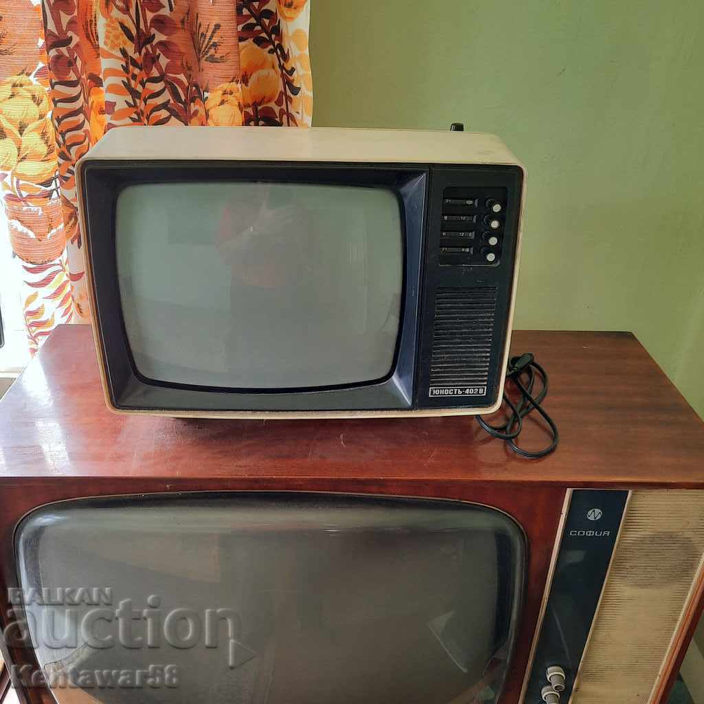 TV Yunost-402B - working. TV Yunost-402B - working.