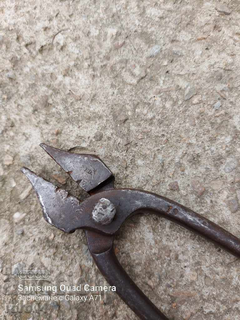 PLIERS F.D. with price 20.00 BGN | € 10.23 PLIERS F.D. with price 20.00 BGN | € 10.23