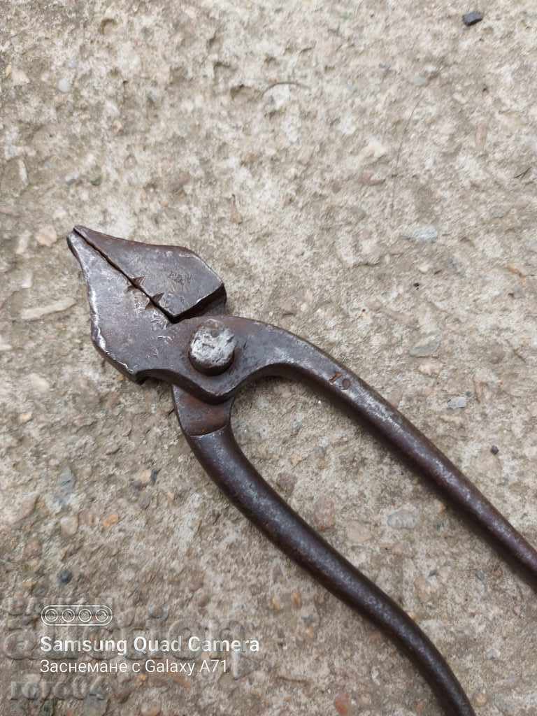 Auction PLIERS F.D. Auction PLIERS F.D.