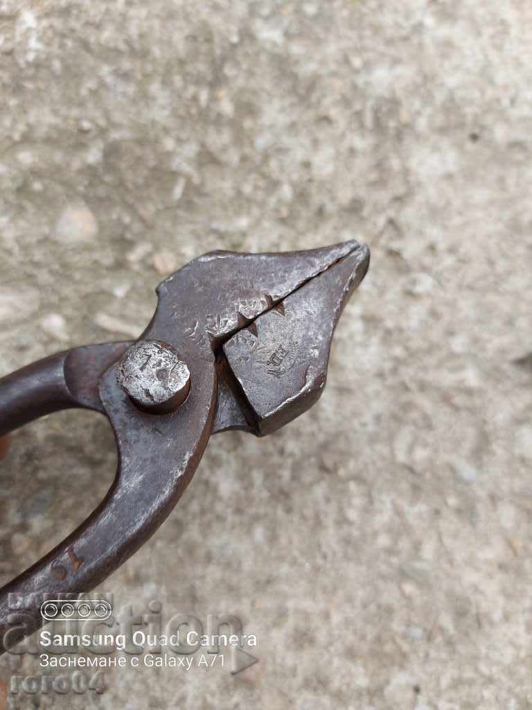 PLIERS F.D. - 7 PLIERS F.D. - 7