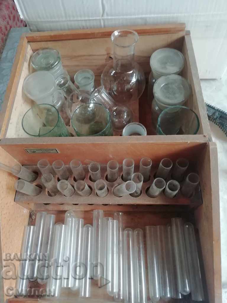 Laboratory kit