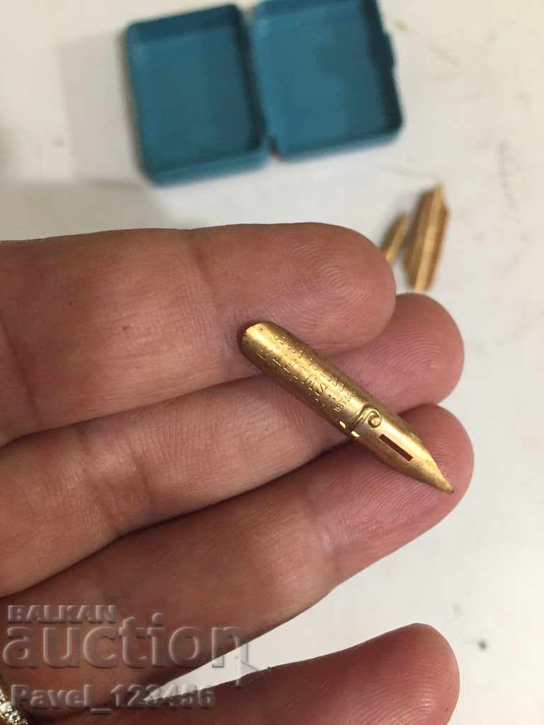 Lot of pens and a box with price 19.99 BGN | € 10.22