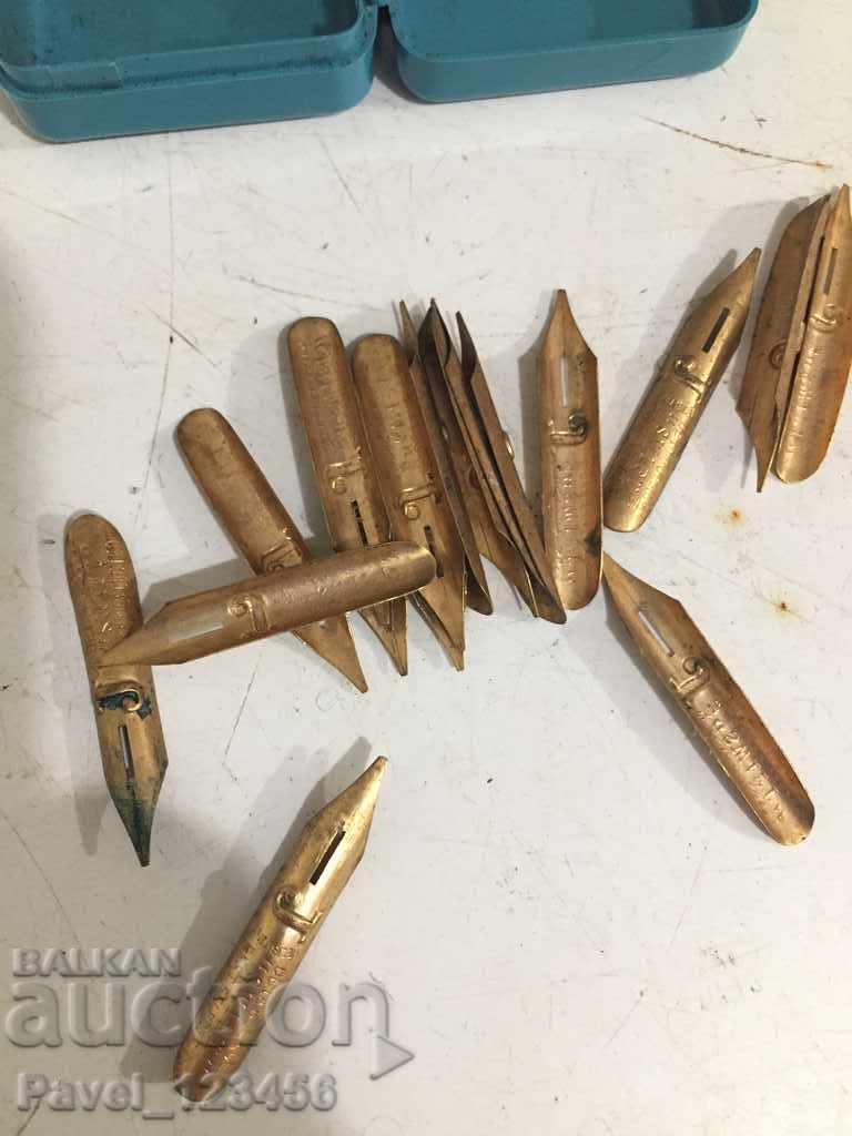 Delivery of Lot of pens and a box