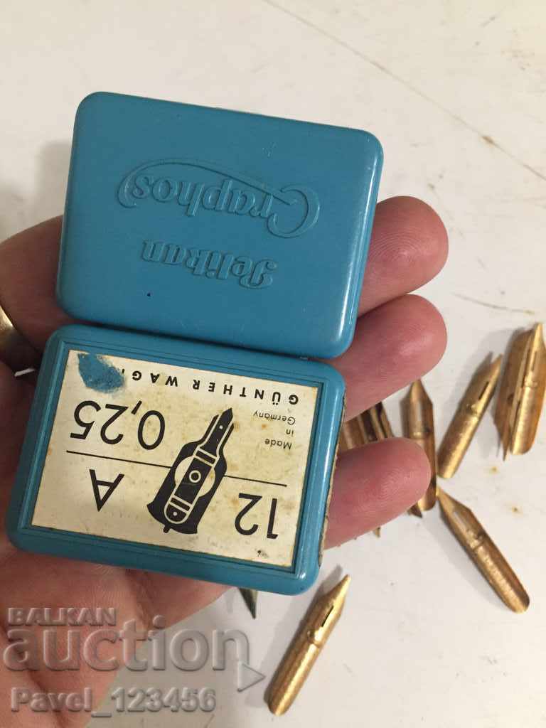 Lot of pens and a box - 5