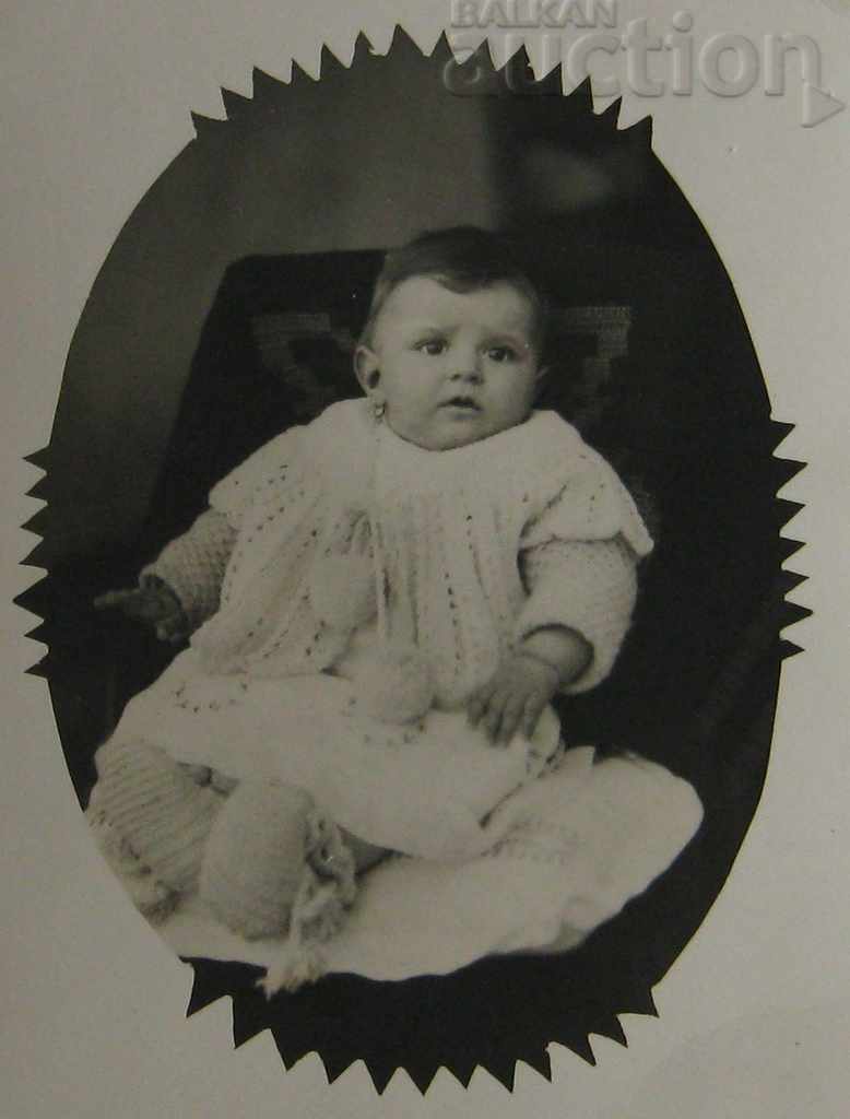 BABY IN KNITTED CLOTHES 1936 PHOTO