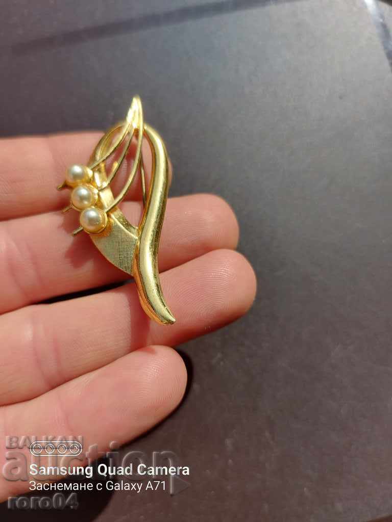 Доставка на БРОШКА - ПЕРЛИ - ПОЗЛАТА Доставка на БРОШКА - ПЕРЛИ - ПОЗЛАТА