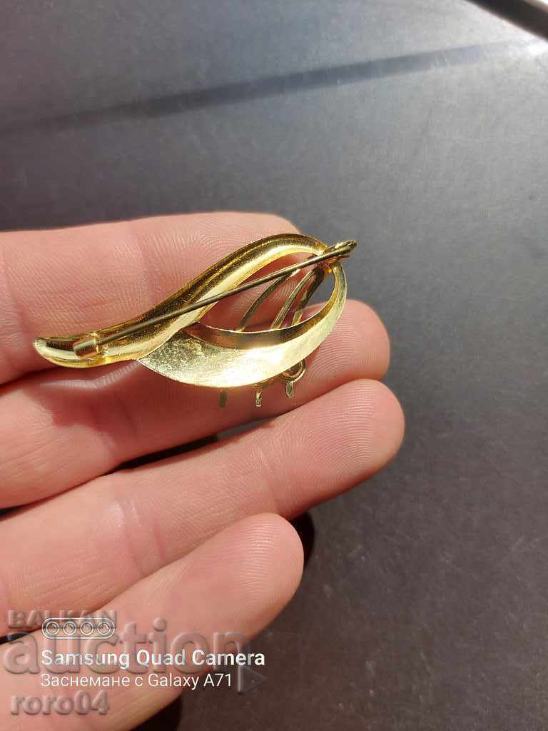 БРОШКА - ПЕРЛИ - ПОЗЛАТА - 5 БРОШКА - ПЕРЛИ - ПОЗЛАТА - 5