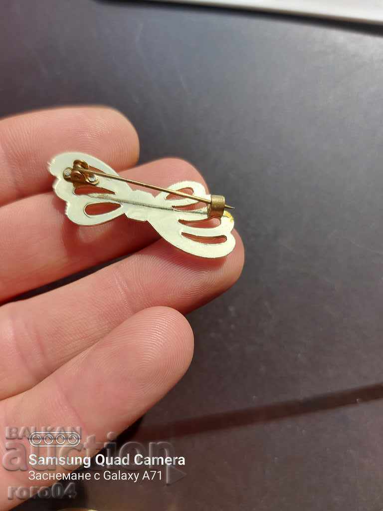 BROOCH - STONES - 5 BROOCH - STONES - 5