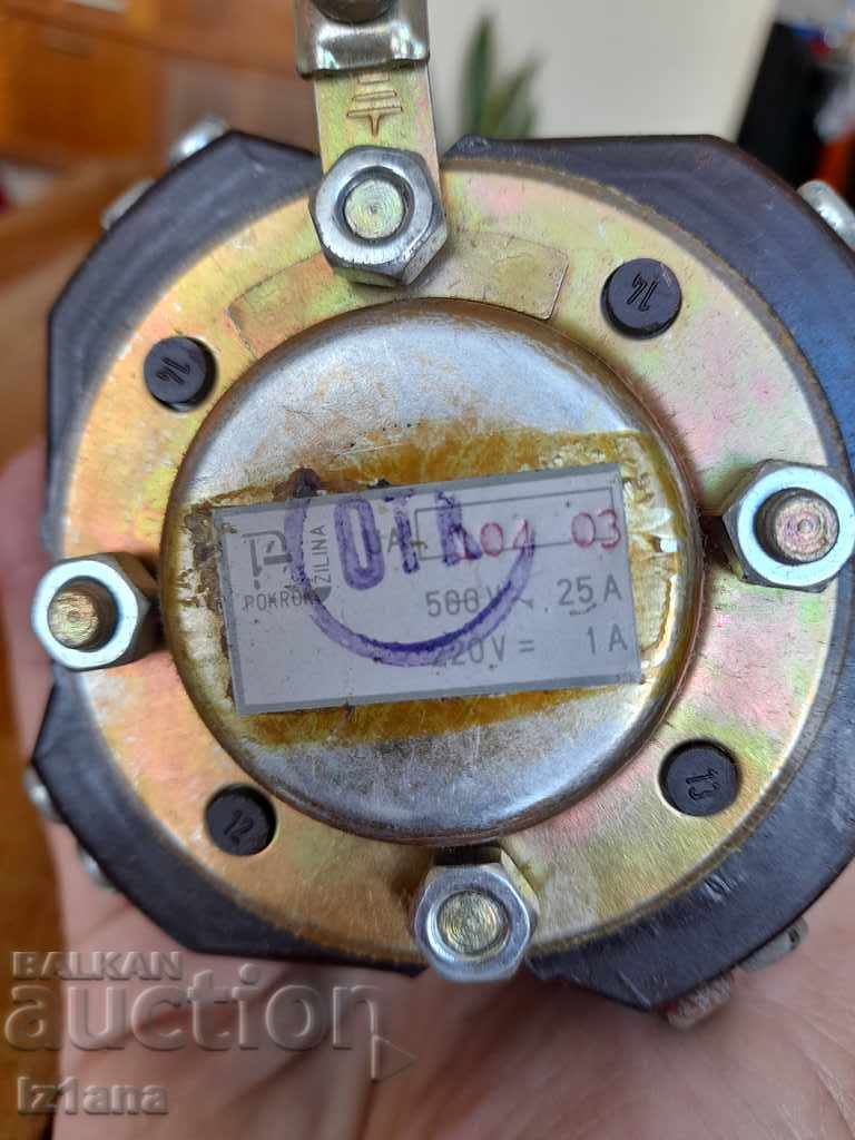 Old switch, breadcrumbs - 6 Old switch, breadcrumbs - 6