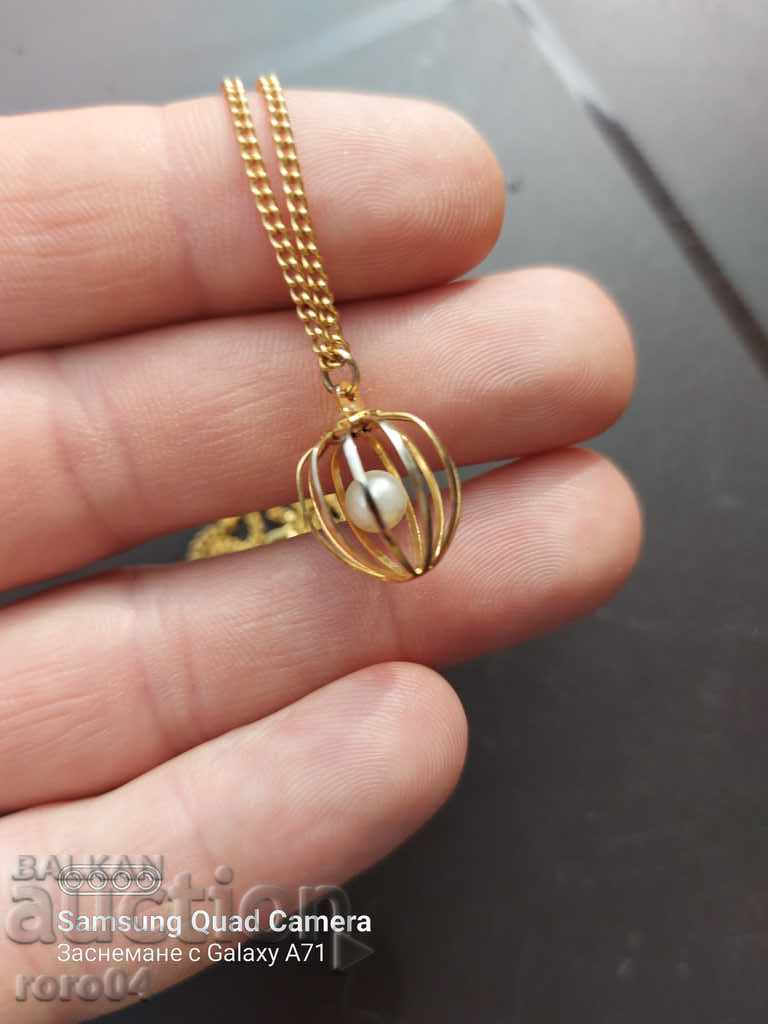 Auction MEDALLION - CHAIN - GOLD Auction MEDALLION - CHAIN - GOLD