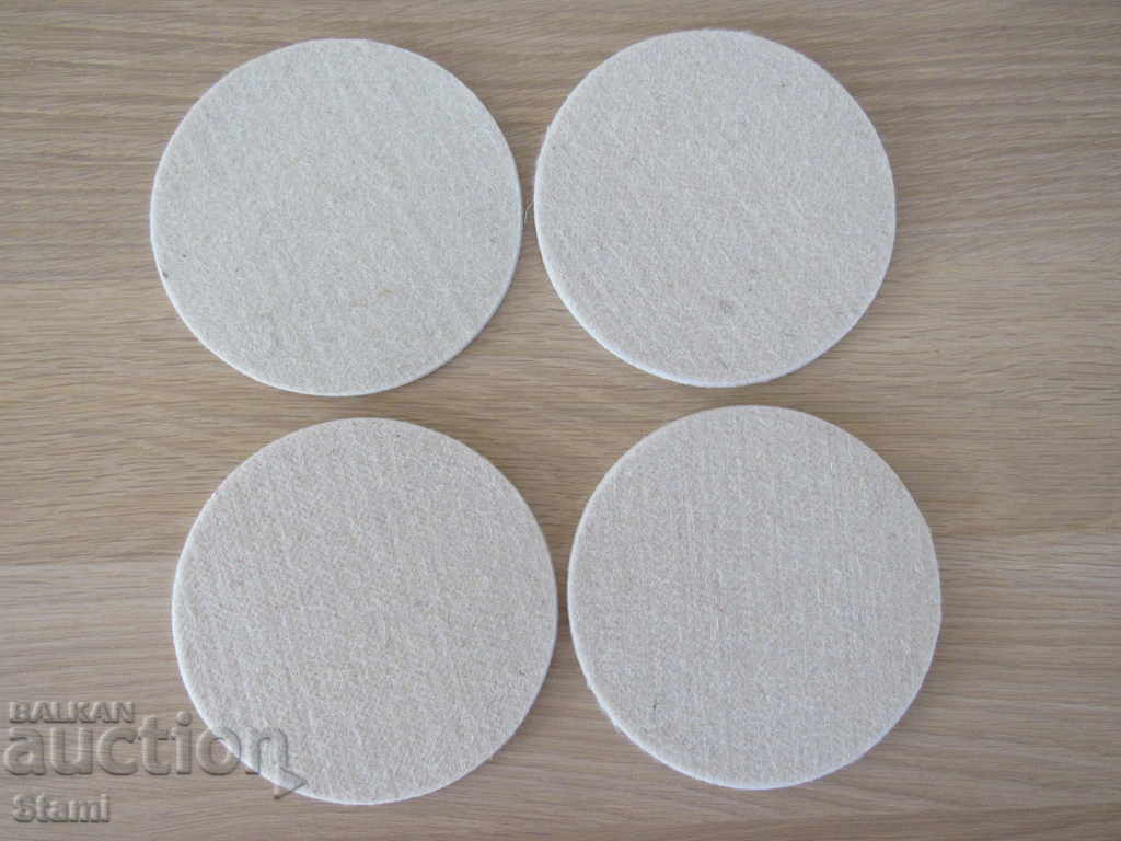 Аукцион Комплект от 4 подложки за чаши от филц, Монголия