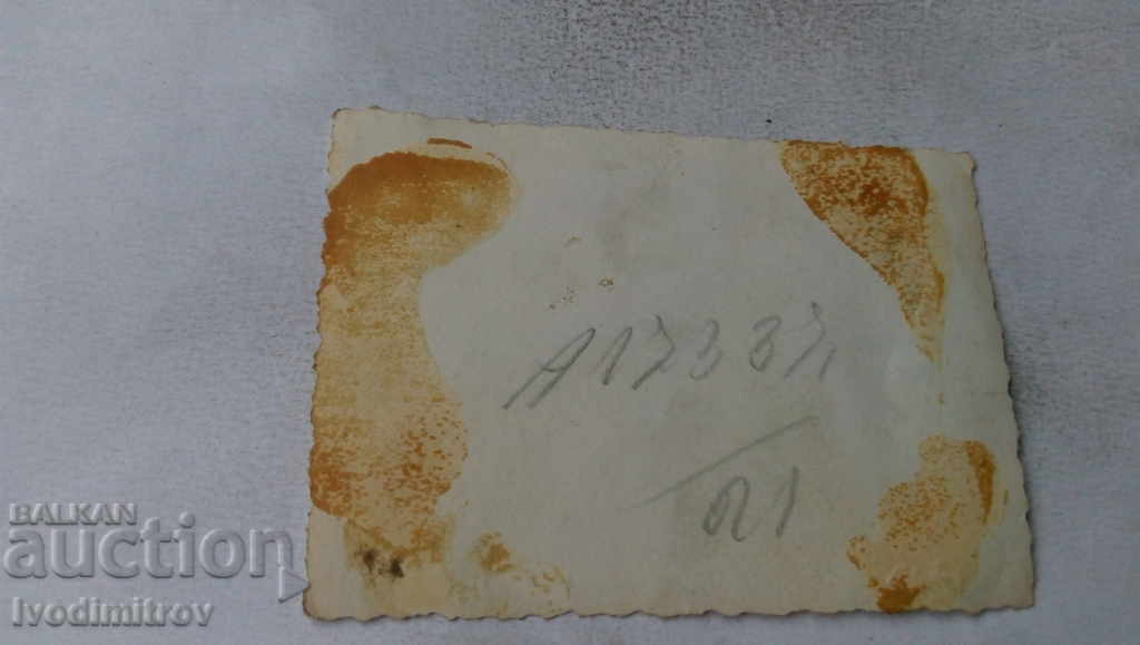 Φωτογραφία Νέοι σε έναν περίπατο με τιμή 1.45 BGN | € 0.74 Φωτογραφία Νέοι σε έναν περίπατο με τιμή 1.45 BGN | € 0.74